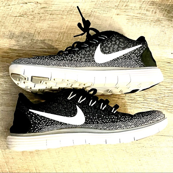 Nike Shoes - Nike Free RN Distance Women’s Sneakers
